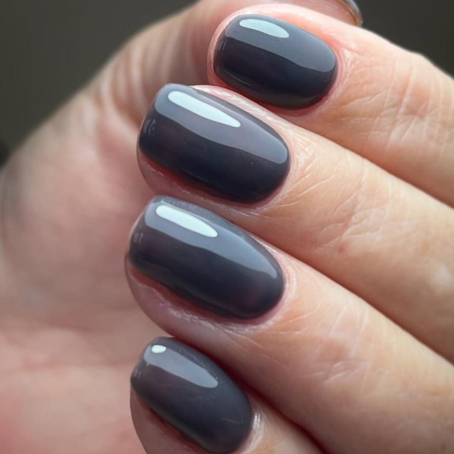 Trabalho de unhas por Nathalia Raupp